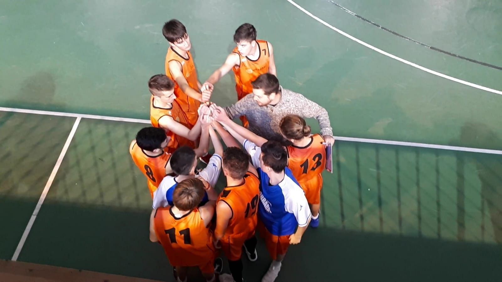 Equipo junior de basket del Sobrarbe Equipo junior de basket del Sobrarbe