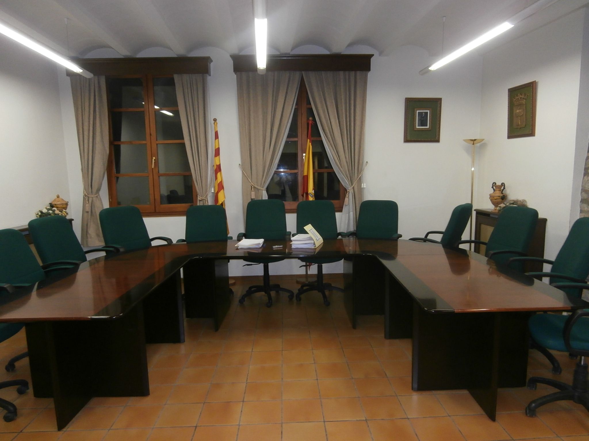 Salón de plenos del Ayuntamiento de Aínsa. Foto: SobrarbeDigital
