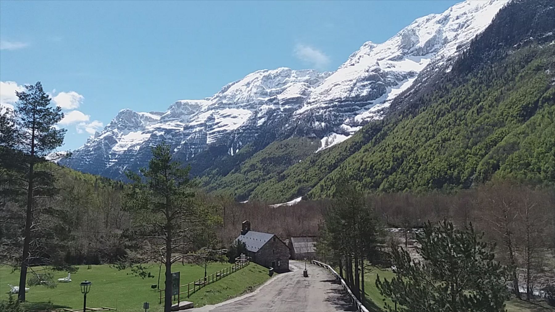 Valle de Pineta en Mayo de 2018. Foto: SobrarbeDigital Valle de Pineta en Mayo de 2018. Foto: SobrarbeDigital