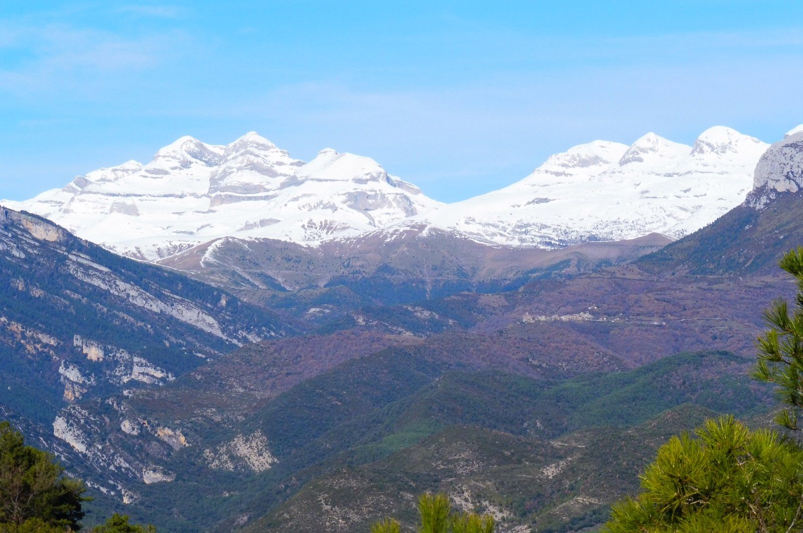 200 actividades, 73 empresas adheridas, 1.500 noticias publicadas y 4,5 millones de euros captados son las grandes cifras del Centenario de Ordesa.