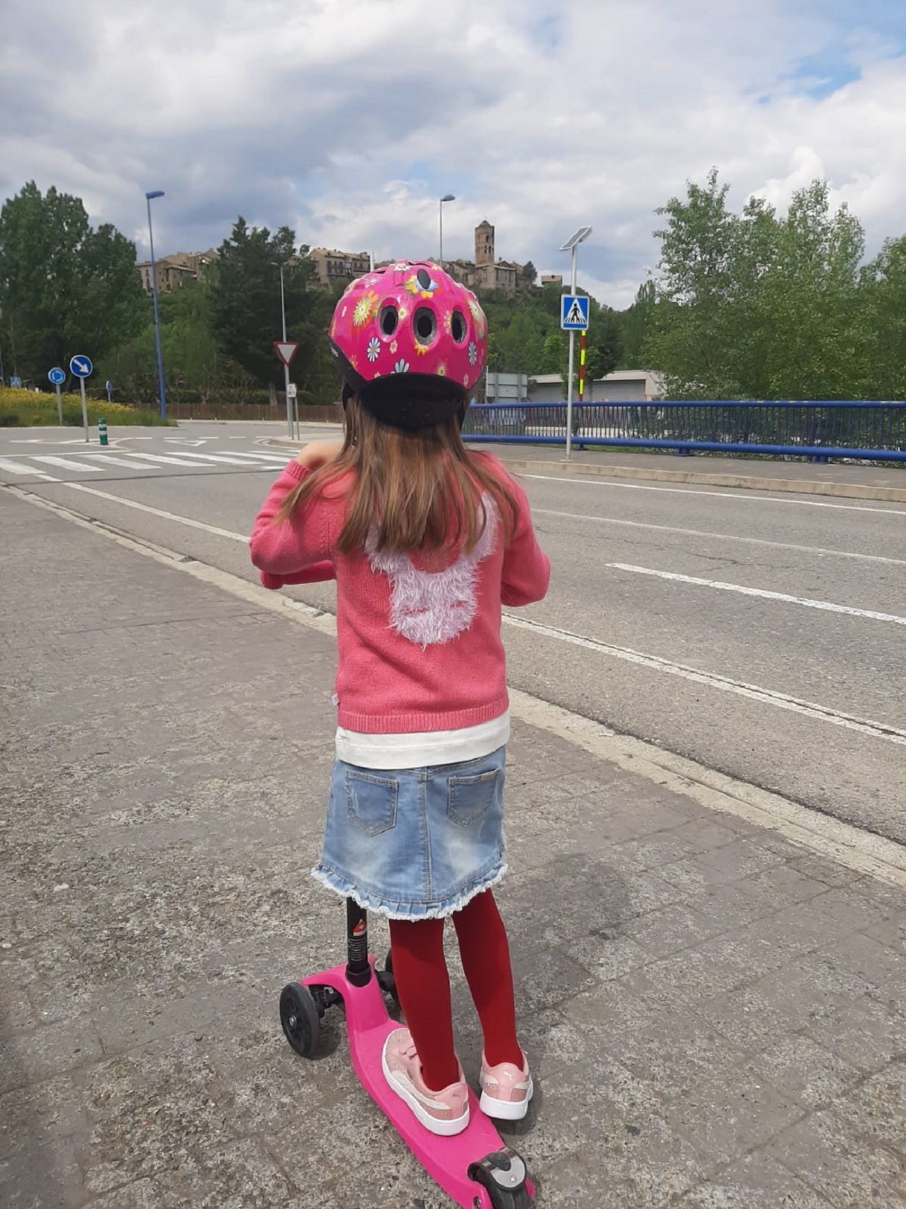 Los niñ@s ya se dejan ver por Aínsa.