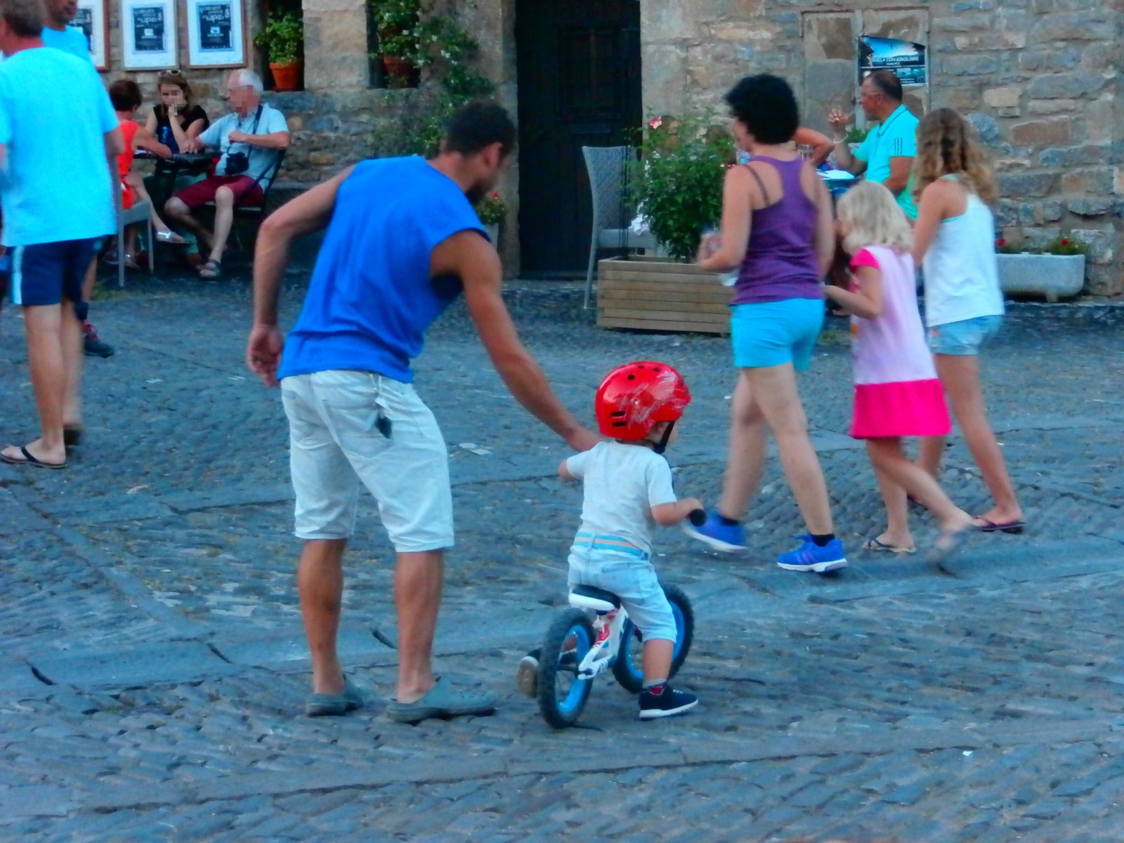 Y los niños y niñas que vivan en zonas rurales podrán salir al campo o a pasear por el bosque.