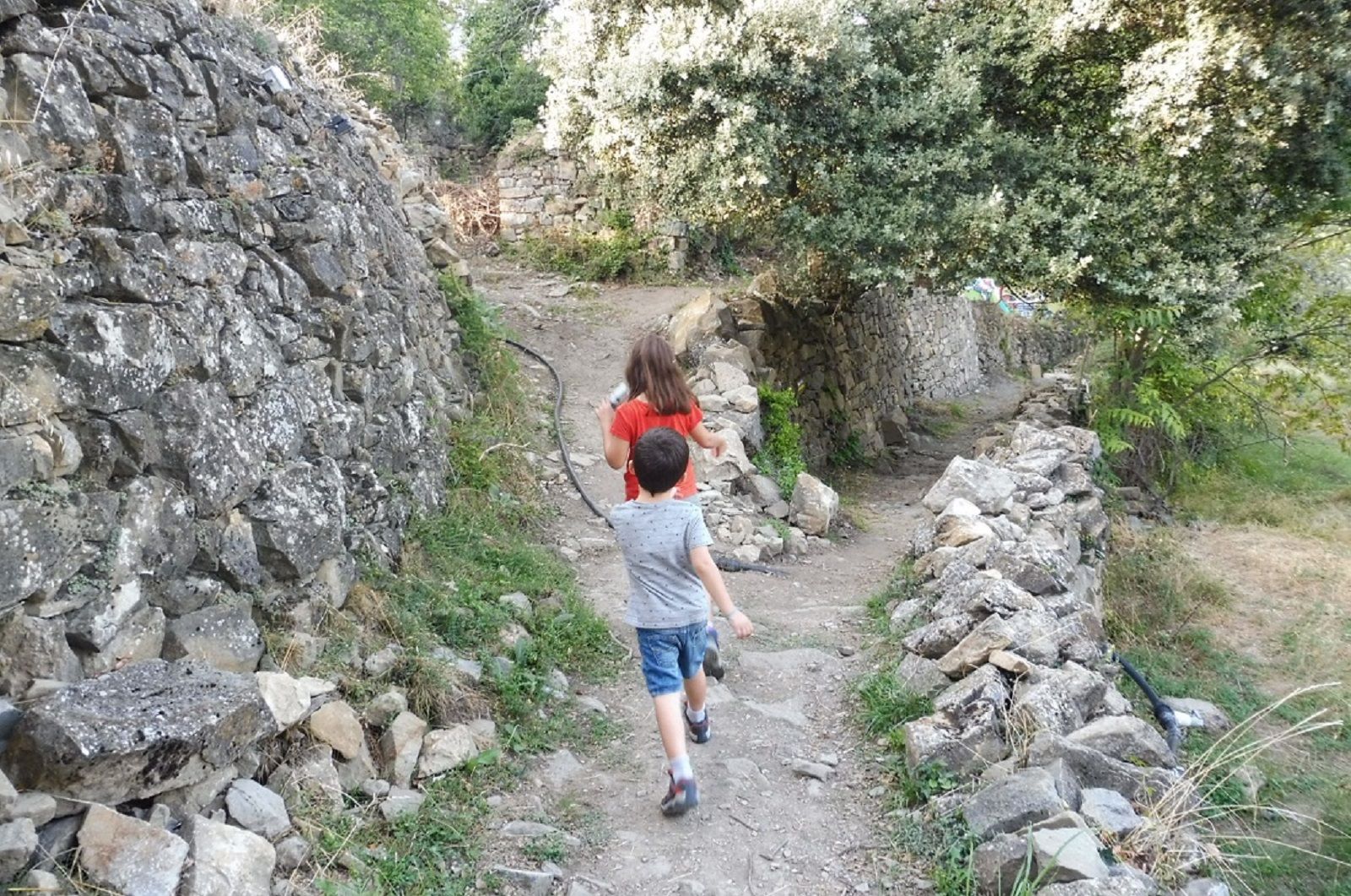 Los niños y niñas de hasta 14 años podrán salir de casa de 9 a 21 horas y llevar juguetes.
