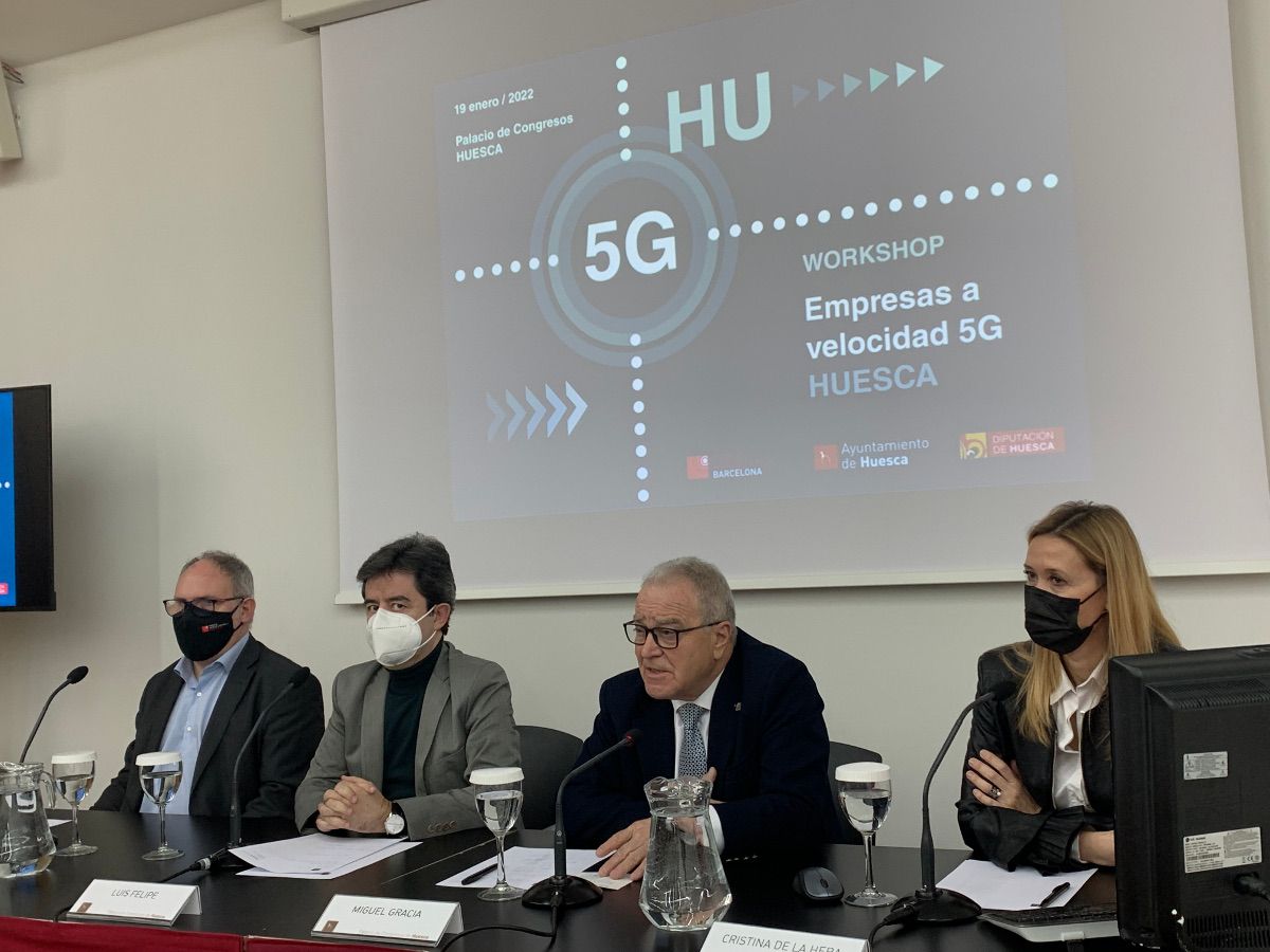 Huesca reúne en una jornada a expertos y responsables empresariales para analizar la importancia del 5G para la provincia.