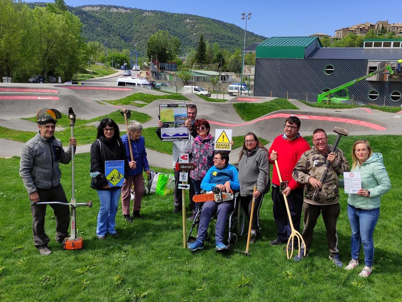 Una jornada de convivencia que tuvo como escenarios principales el Pump Track de Aínsa y el cendero de las Dunas.