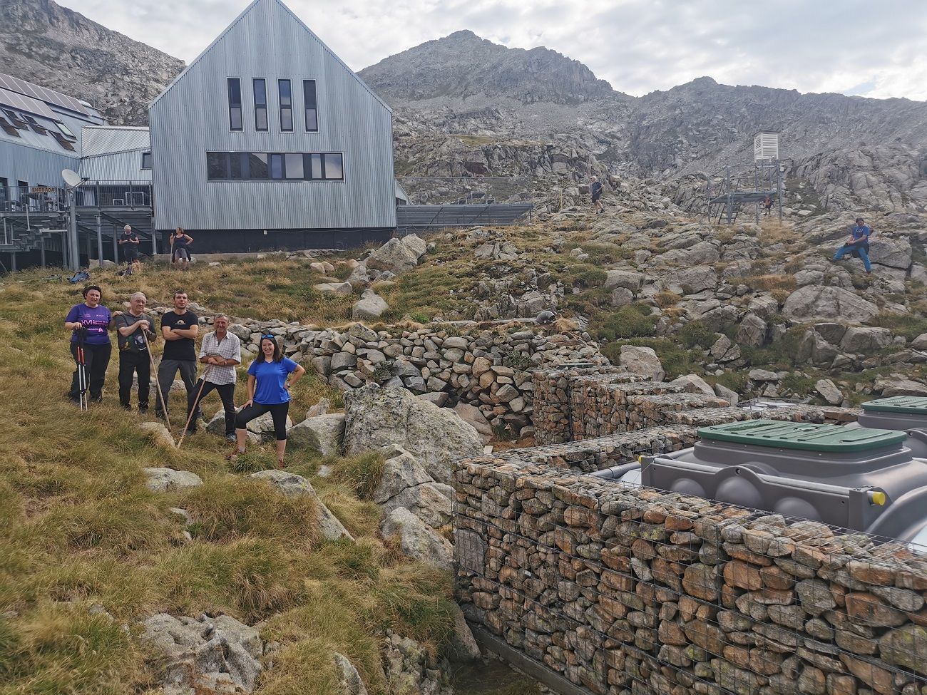 Nueva depuradora del refugio de Llauset.
