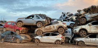 Miles de vehículos retirados por el operativo de Aragón en Catarroja