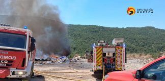 Declarado un incendio en la zona del vertedero de Sabiñánigo