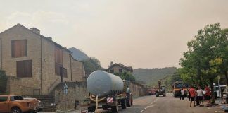 El Gobierno de Aragón restringe el acceso a la zona afectada por el incendio de Las Peñas de Riglos