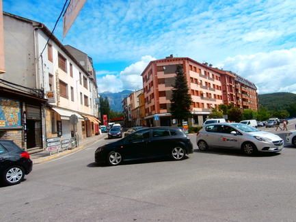 cruce_ainsa_coches_agosto_2015