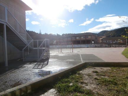 ies_sobrarbe_exterior_patio_0