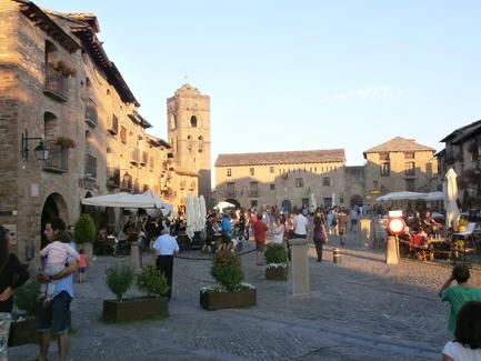 plaza_ainsa_gente_4_agosto_0
