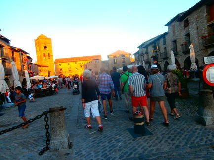 plaza_ainsa_llenazo_gente_julio_2016