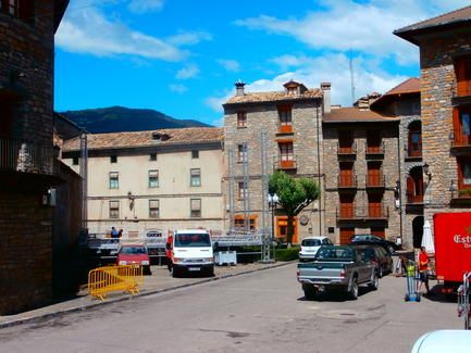 plaza_boltana_en_junio