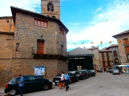 plaza_boltana_obras_paradas_por_fiestas