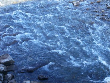 rio_cinca_aguas_a_su_paso_por_ainsa_2015_0