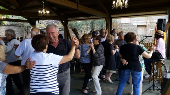 saint_lary_encuentro_mayores_bailando